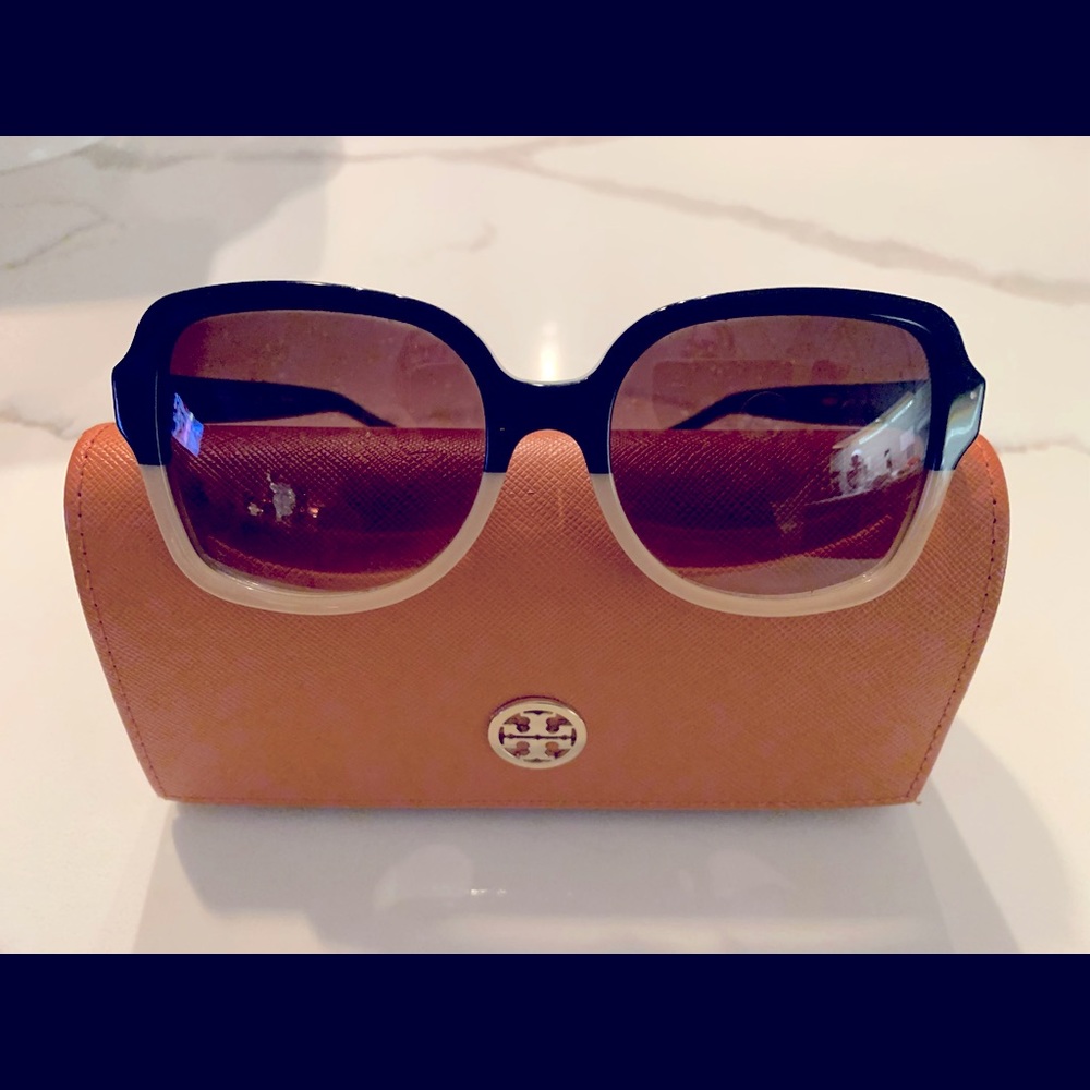 Tory Burch Sunnies